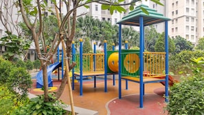 Children’s play area – outdoor