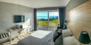 Minibar, desk, blackout drapes, soundproofing - Chambres d'hôtes Vue Mer (Carantec)
