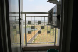 Exterior - Deluxe and Comfortable The Springlake Summarecon Apartment (Bekasi)