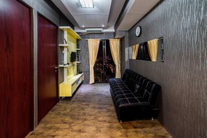 Quarto | Sala de estar | TV