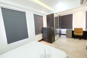 1 bedroom, desk, free WiFi, bed sheets - Spacious Apartment at Green Bay Pluit (Jakarta)