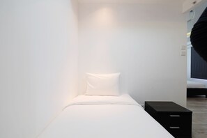 1 bedroom, desk, free WiFi, bed sheets - Spacious Apartment at Green Bay Pluit (Jakarta)