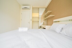 Desk, free WiFi, bed sheets