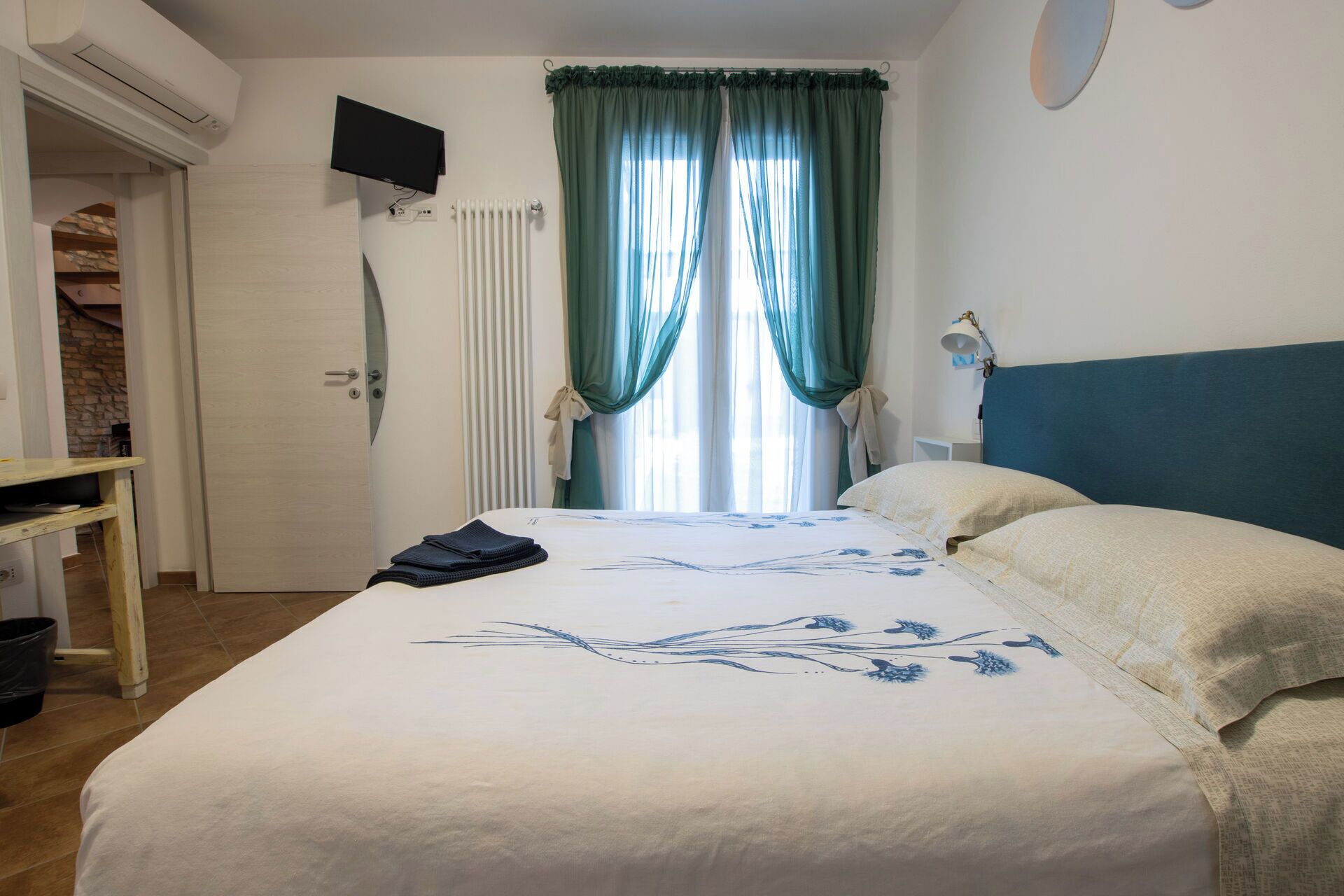 Chambre Standard Double ou avec lits jumeaux, salle de bains privée, vue jardin | Bureau, Wi-Fi gratuit, draps fournis