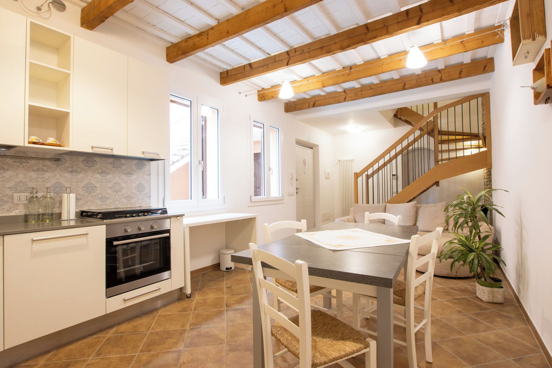 Réfrigérateur dans l'espace commun, micro-ondes dans l'espace commun