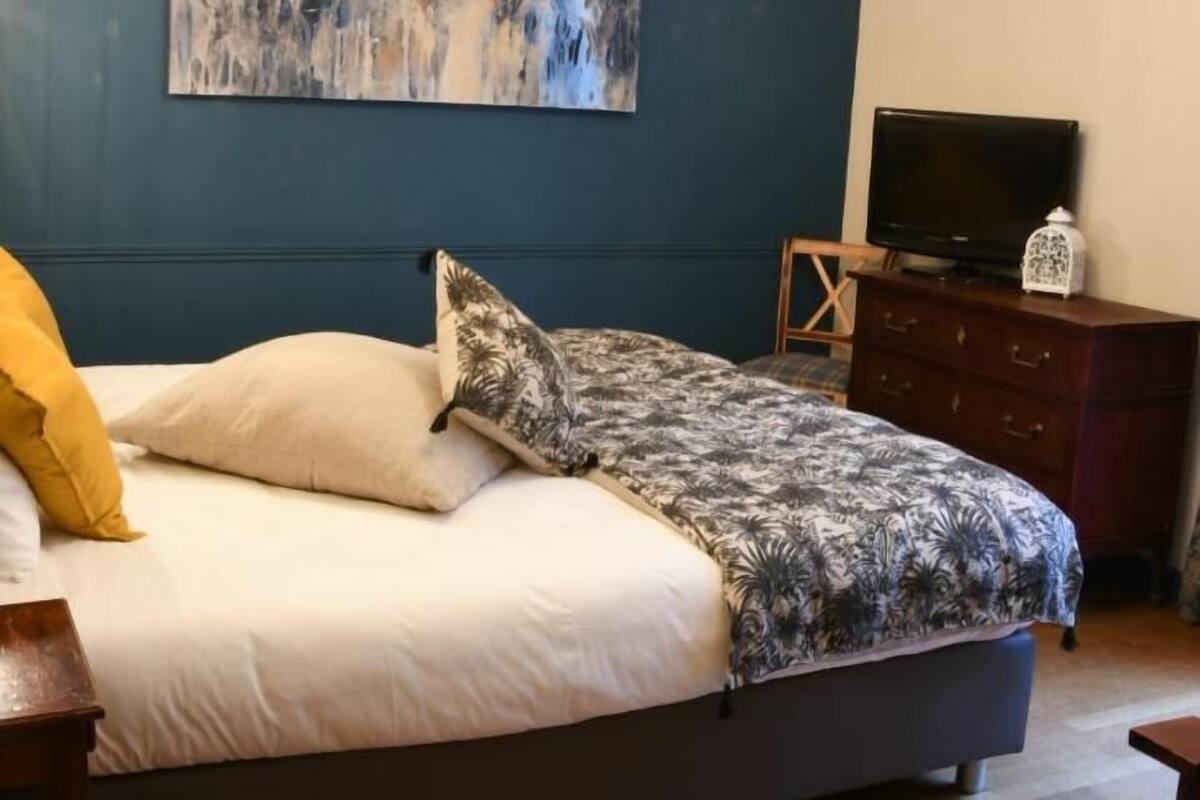 individually decorated, individually furnished, desk, blackout curtains