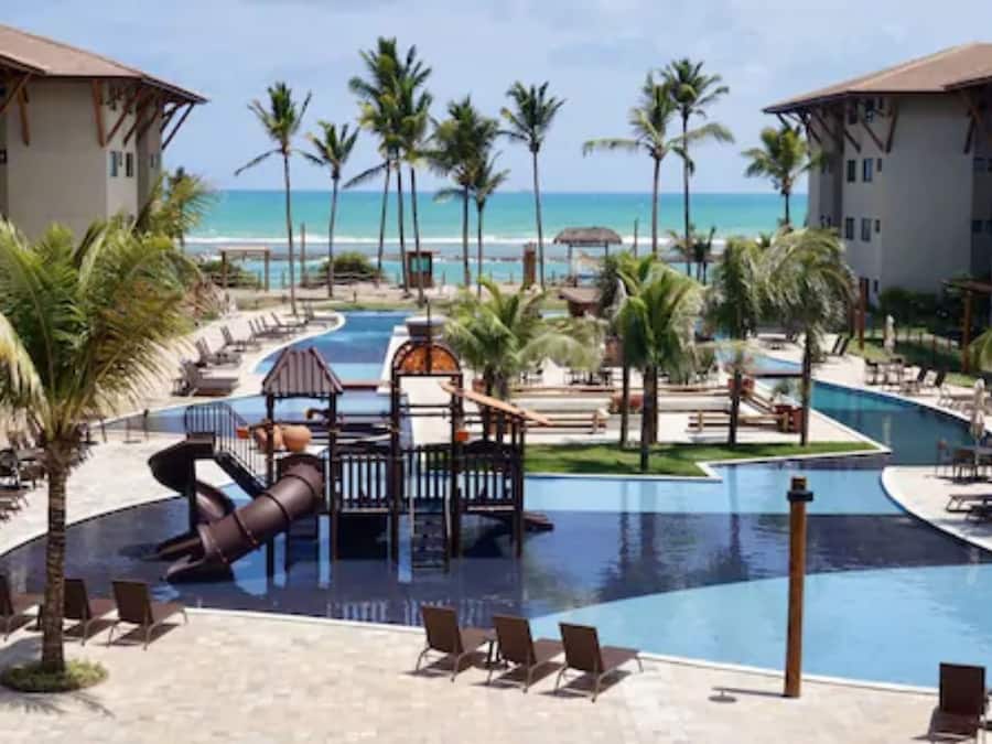 Außenpool, geöffnet von 07:00 Uhr bis 21:00 Uhr, Sonnenschirme