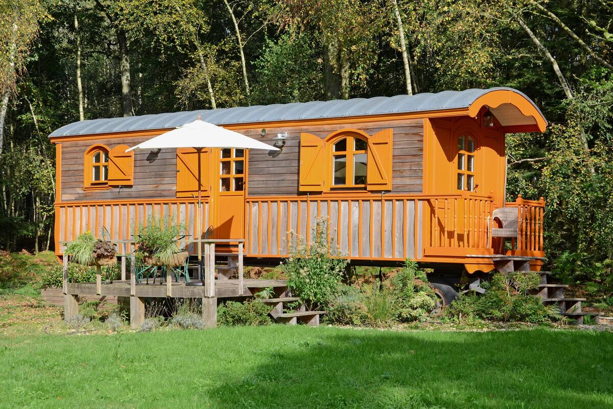 Premium-Zimmer, Kochnische, Gartenblick | Hochwertige Bettwaren, individuell dekoriert, Bügeleisen/Bügelbrett