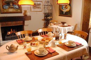 Tägliches inbegriffenes einheimisches Frühstück