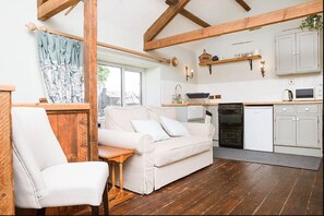 Bridge View Cottage | Living area | Flat-screen TV - Bridge View Cottage (Richmond)