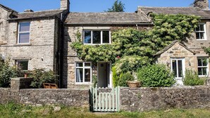 Exterior - Bridge View Cottage (Richmond)