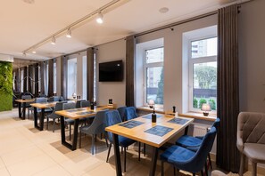 Dining - Hotel Barcelona (Pskov)