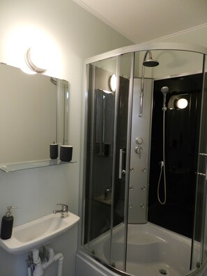 Traditional Double Room, 1 Double Bed, Non Smoking, Private Bathroom | View from room