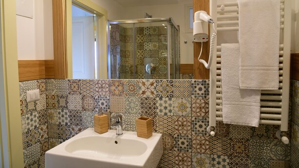 Deluxe Triple Room | Bathroom - Giardino Arancio (Giarre)