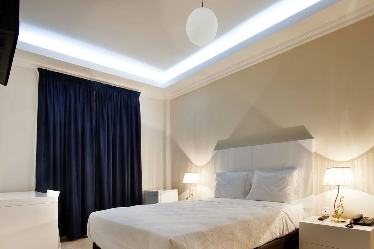 Standard Double Room | In-room safe, WiFi (free), bed sheets