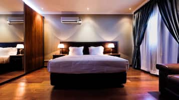 Habitación Deluxe doble | Caja fuerte, wifi gratis, ropa de cama