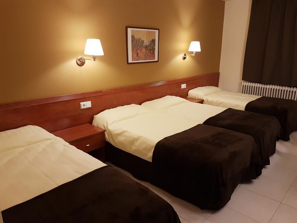 Caja de seguridad en la habitación, wifi gratis y ropa de cama 