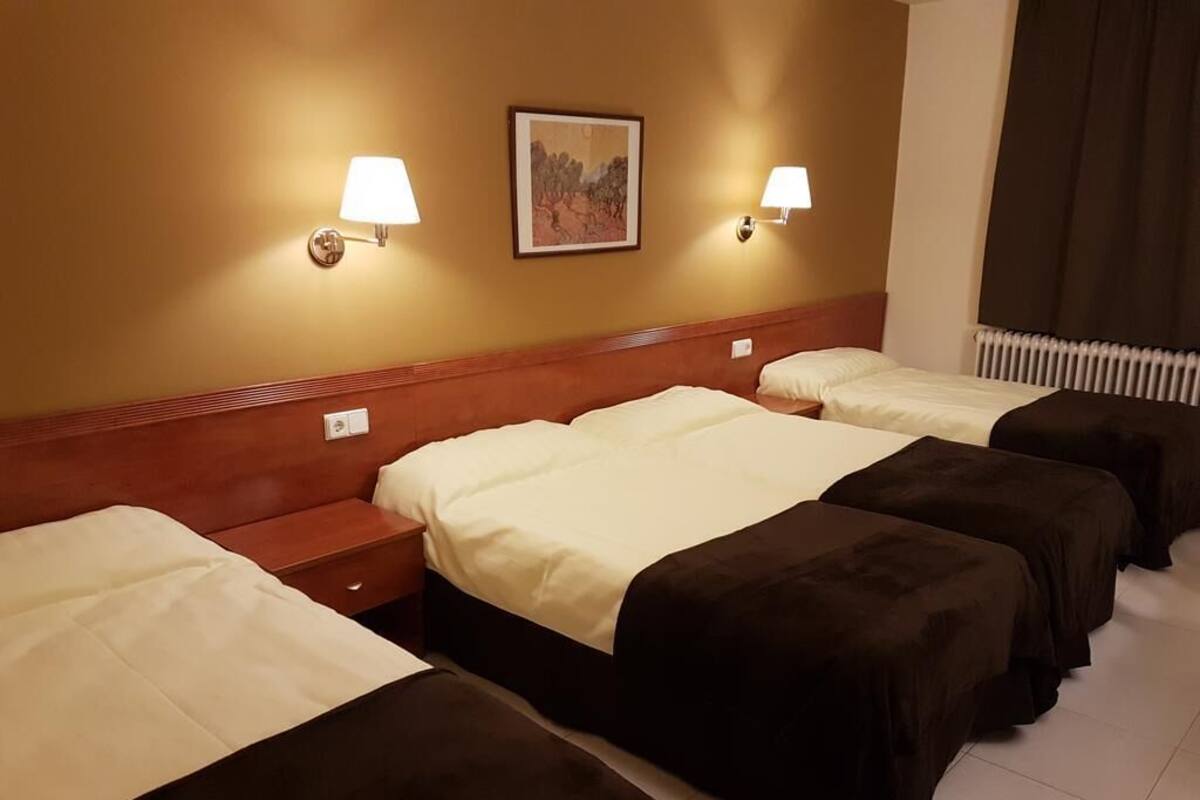 In-room safe, WiFi (free), bed sheets