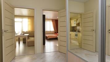 Superior-Apartment, Nichtraucher (Shchorsa 54A) | 1 Schlafzimmer, hochwertige Bettwaren, Zimmersafe, individuell dekoriert