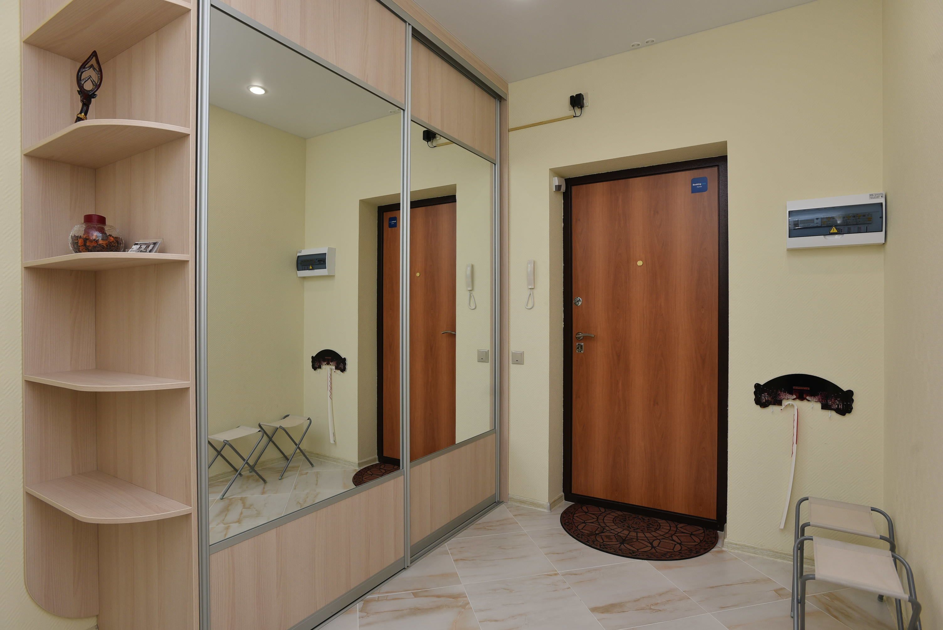 Superior-Apartment, Nichtraucher (Shchorsa 54A) | 1 Schlafzimmer, hochwertige Bettwaren, Zimmersafe, individuell dekoriert