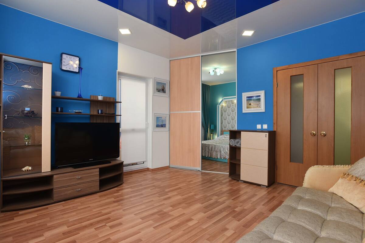 Apartment (Moskovskaya Street, 77) | Wohnzimmer | Flachbildfernseher