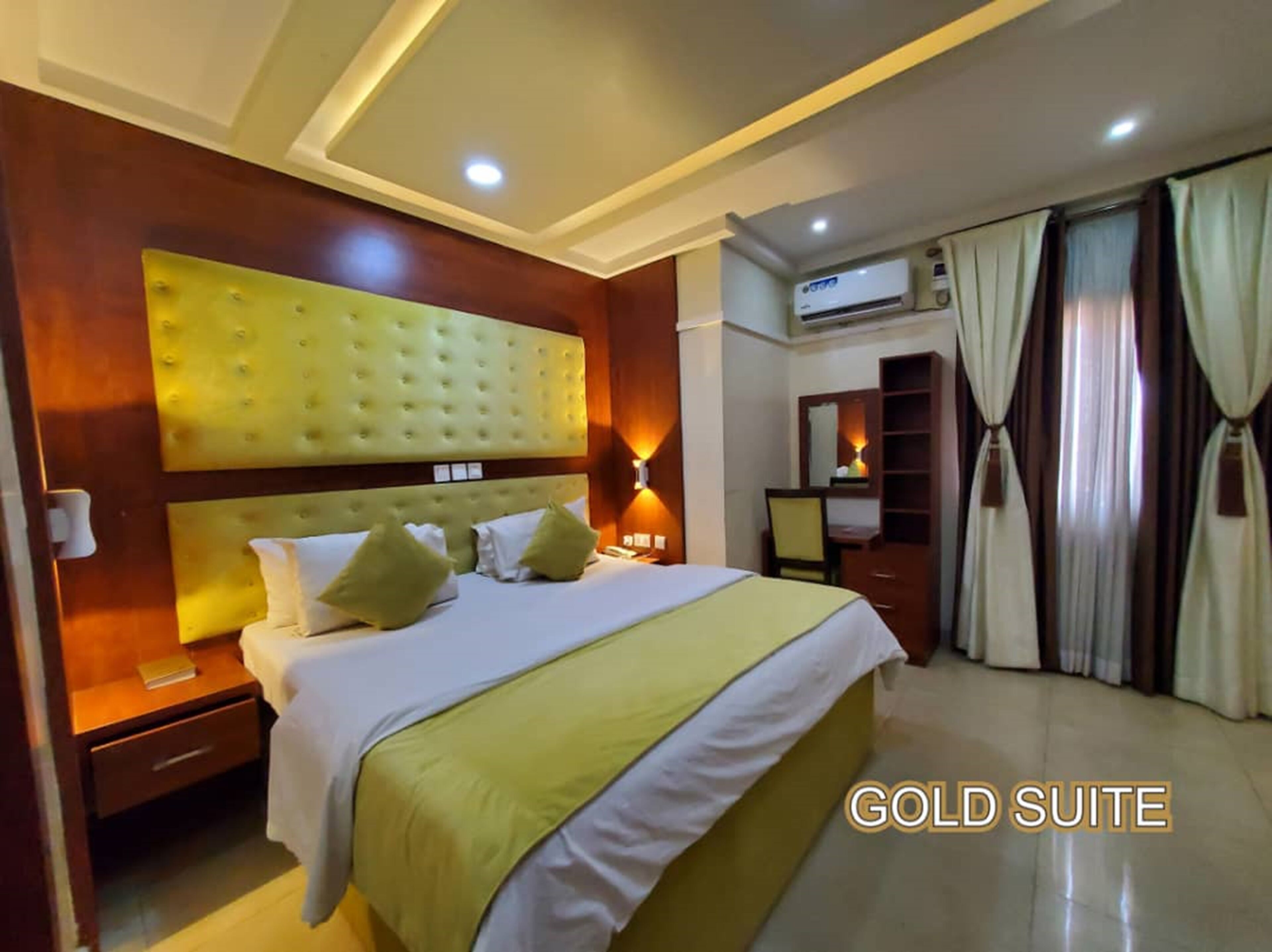Egyptian cotton sheets, premium bedding, in-room safe, desk