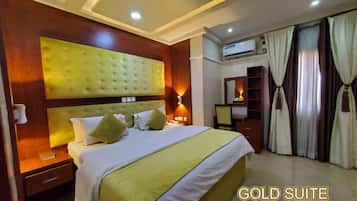 Egyptian cotton sheets, premium bedding, in-room safe, desk