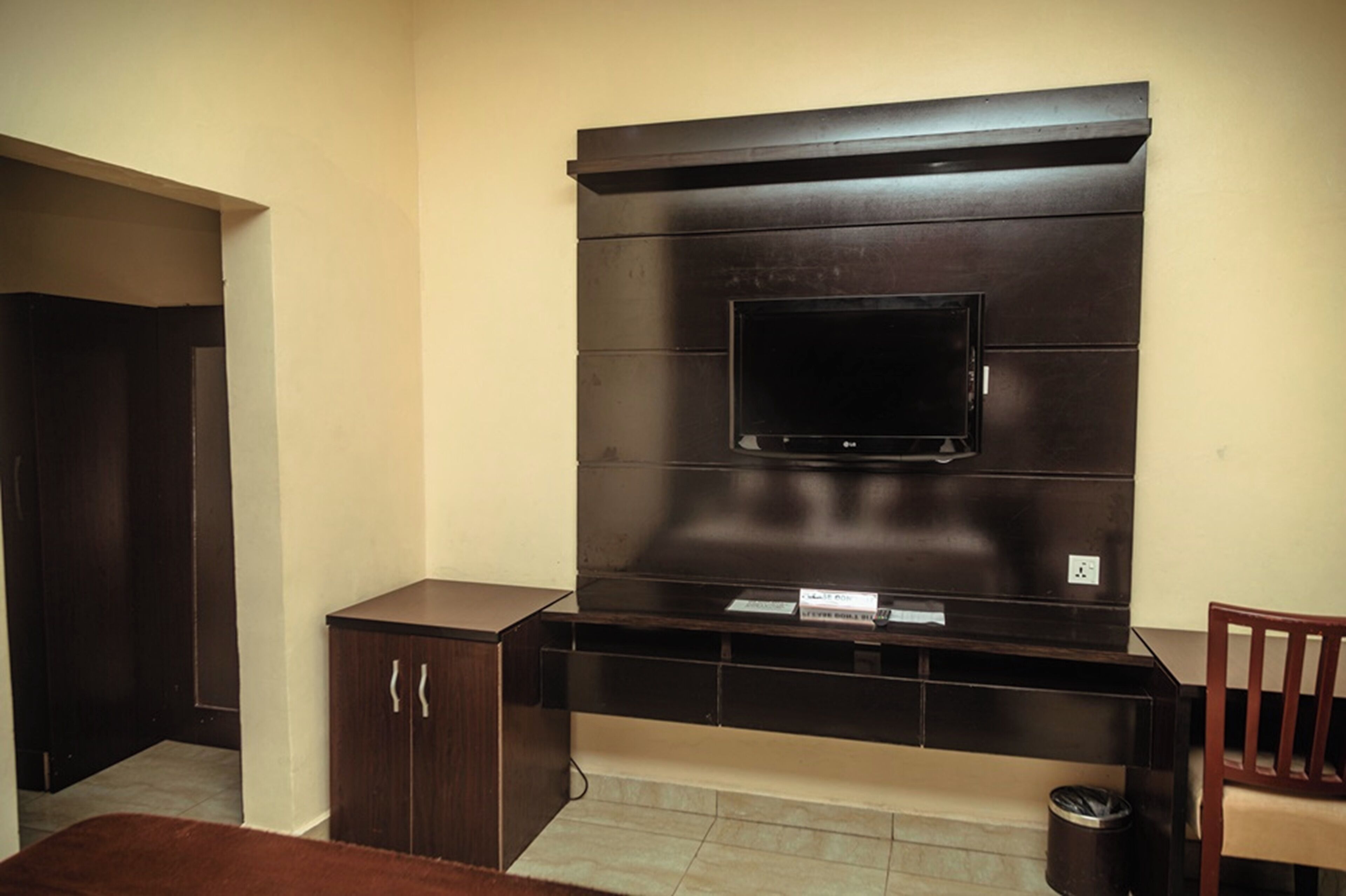 Kamar Eksklusif | Seprai katun Mesir, seprai premium, bantalan ekstra lembut, dan brankas