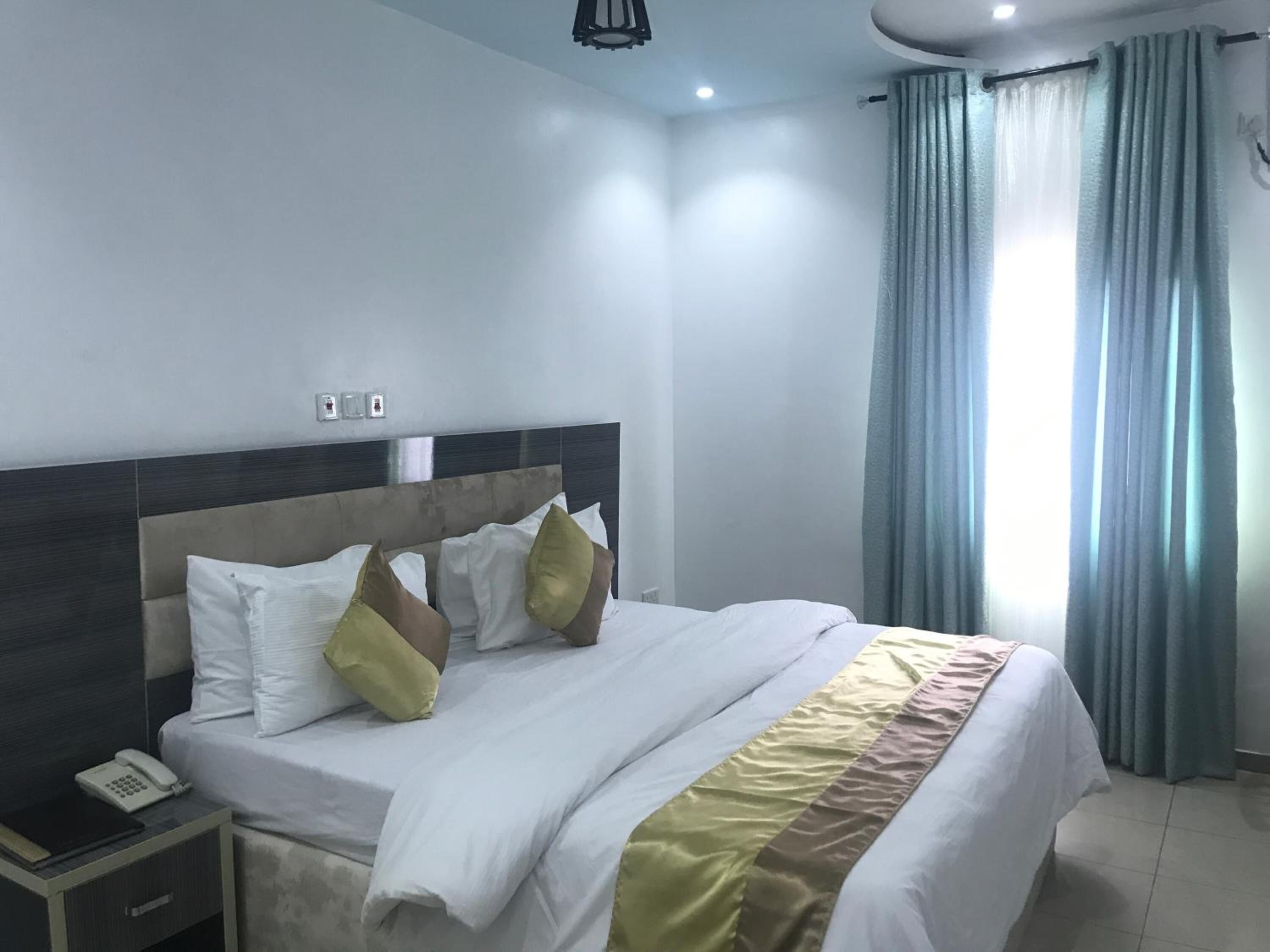 Minibar, in-room safe, desk, laptop workspace