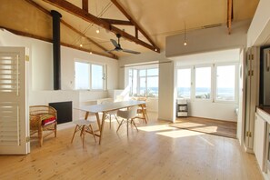 Living area - Vredenhof 7 - Adults Only (Cape Town)