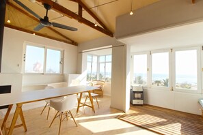 Departamento Confort, 1 cama Queen size, para no fumadores | 1 habitación, escritorio, tabla de planchar con plancha y wifi gratis 