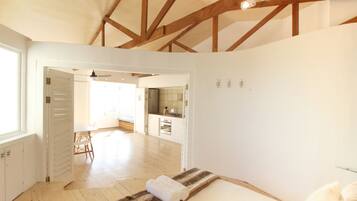 Comfort Apartment, 1 Queen Bed, Non Smoking | 1 bedroom, desk, iron/ironing board, free WiFi