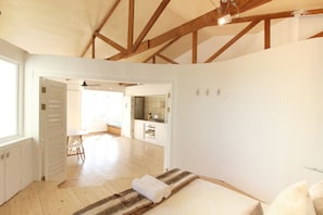 Comfort-Apartment, 1 Queen-Bett, Nichtraucher | Schreibtisch, Bügeleisen/Bügelbrett, kostenloses WLAN, Bettwäsche