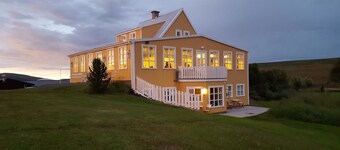 Fosshóll Guesthouse