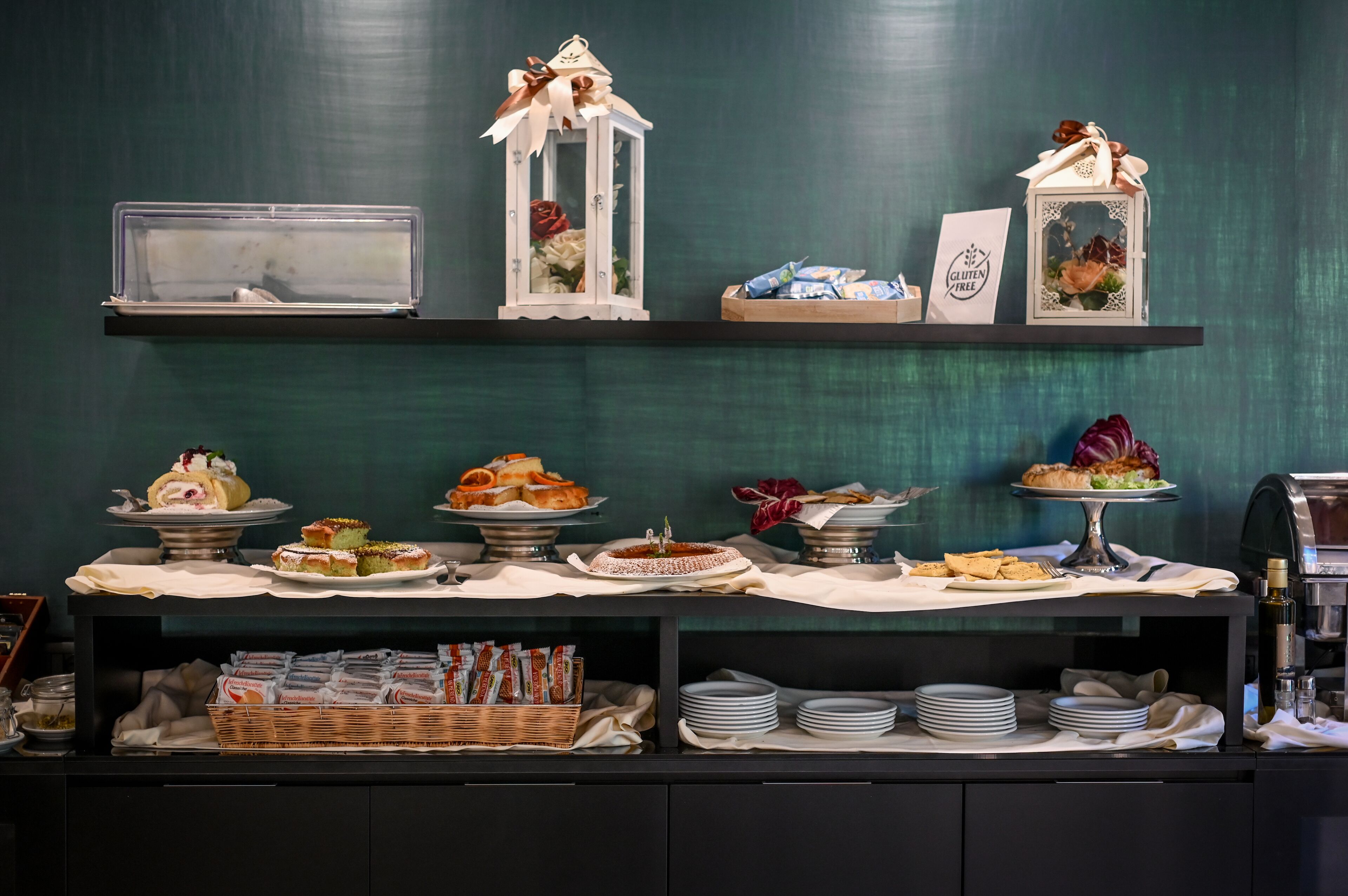 Colazione a buffet a pagamento, servita tutte le mattine 