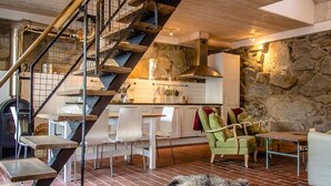 Apartment (Lufra) | Kostenlose Babybetten, kostenloses WLAN, individuell dekoriert