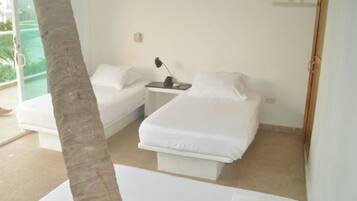Family House (7 Bedrooms, 22 Guests) | 6 bedrooms, WiFi (free), bed sheets