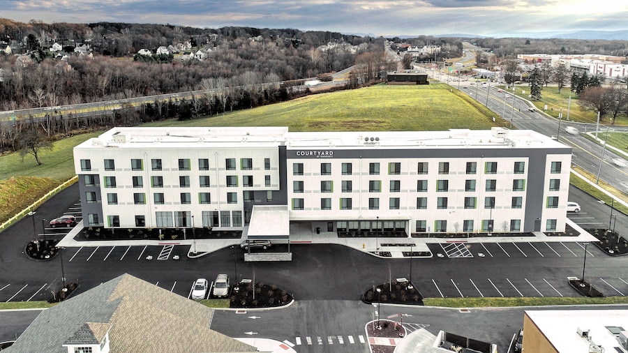 Courtyard by Marriott Southington