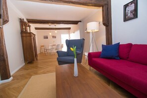 House, 2 Bedrooms | Living area | Flat-screen TV, DVD player - Domizil Naumburg (Naumburg)