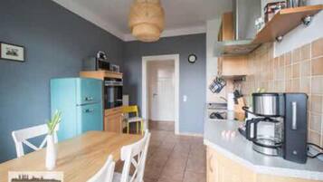 Apartment, Balcony | Private kitchen | Fridge, microwave, oven, stovetop