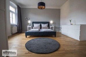 Apartment, Balkon | 2 Schlafzimmer, Zimmersafe, Bügeleisen/Bügelbrett, kostenlose Babybetten