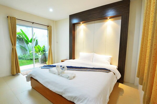 Standard Double Room | Blackout drapes, rollaway beds, free WiFi, bed sheets - Aoontawan Resort Songkhla (Songkhla)