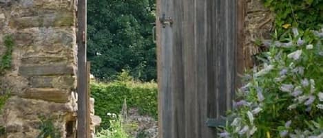 Perincian bahagian luar