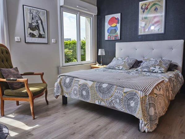 Family Room, Ground Floor | Premium bedding, pillow-top beds, individually decorated