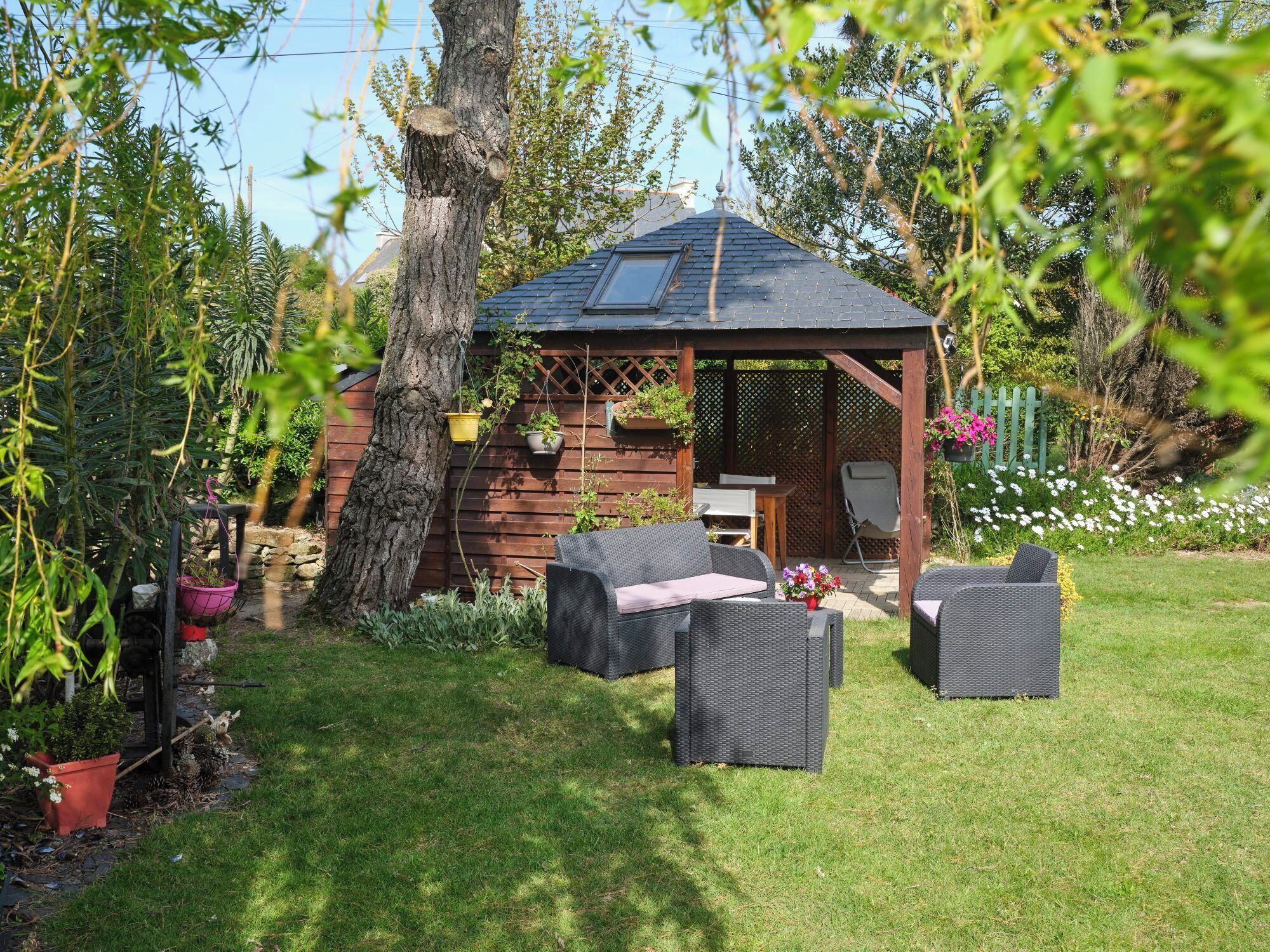 ห้องแฟมิลี่, ชั้นล่าง | เครื่องนอนระดับพรีเมียม, เตียงพร้อมฟูกเสริมที่นอน