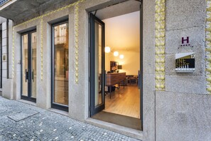 Property entrance - One Shot Aliados Goldsmith  (Porto)