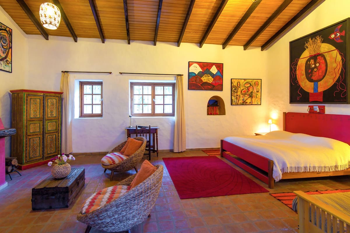 Honeymoon Suite, Non Smoking | Premium bedding, down comforters, in-room safe, free WiFi