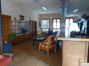 經典單棟房屋, 6 間臥室 | 客廳 | 平面電視