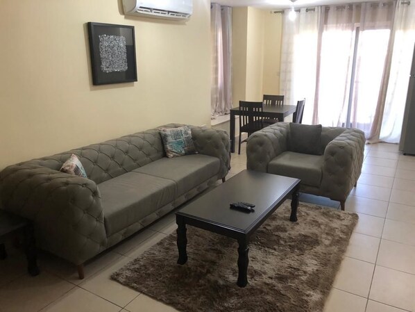 Comfort Apartment, 2 Double Beds, Accessible | Living room