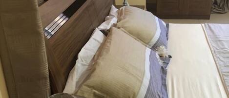 Departamento Confort, 2 camas matrimoniales, con acceso para personas discapacitadas | 2 habitaciones, tabla de planchar con plancha y ropa de cama